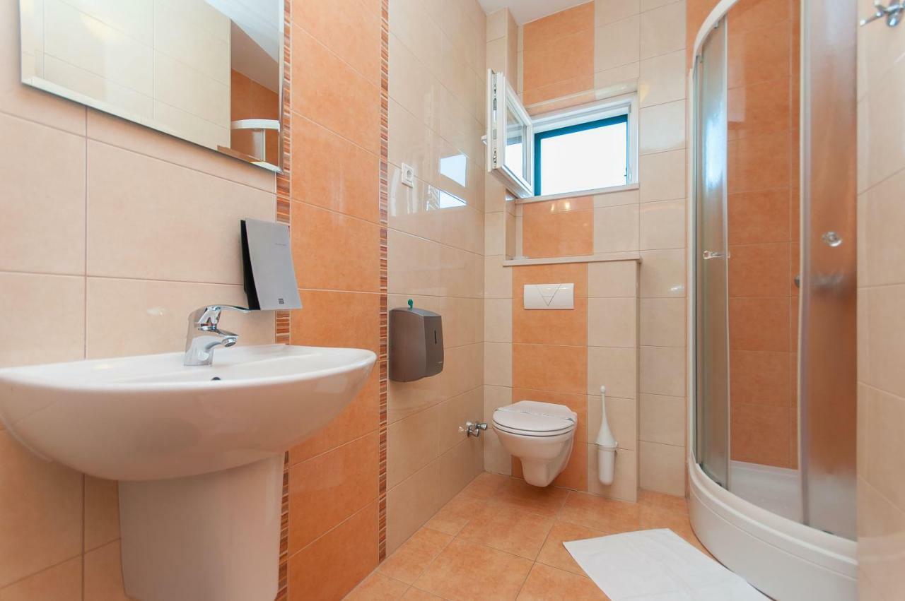 Villa Toni Dugi Rat Extérieur photo