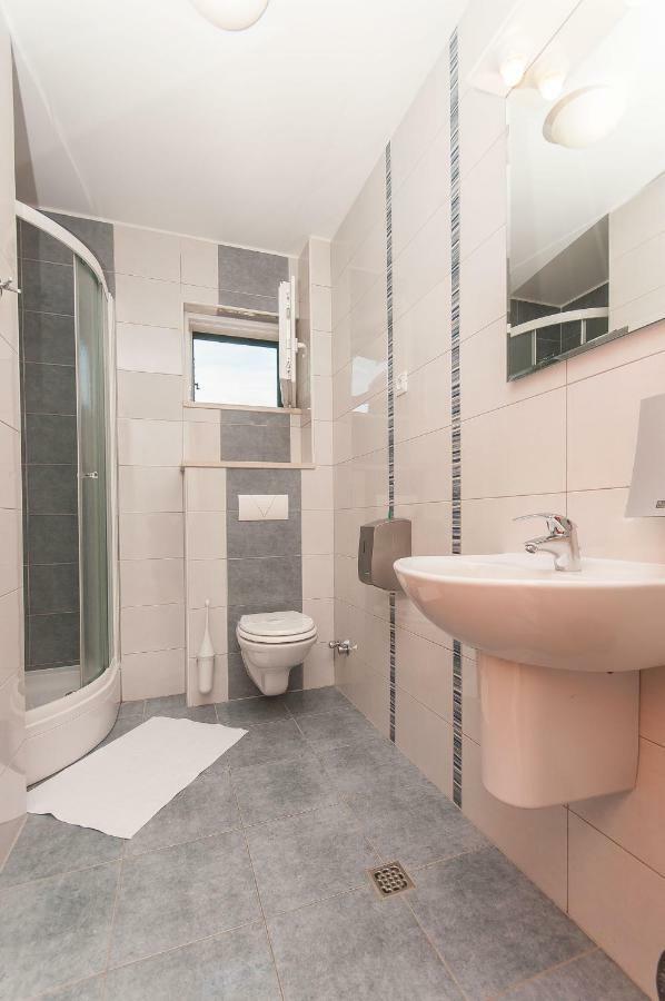 Villa Toni Dugi Rat Extérieur photo